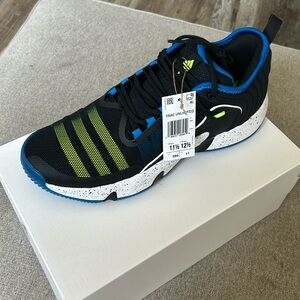 NWT Adidas men’s 11.5